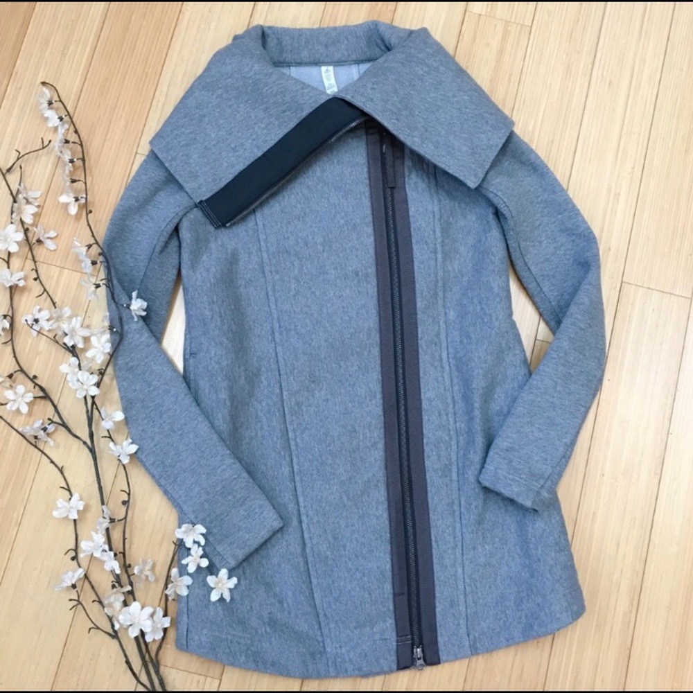 Lululemon Virasana Blanket Wrap jacket size 4